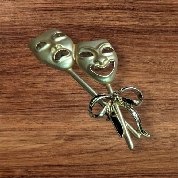 Gold Tone Drama Comedy & Tragedy Mask Brooch Pin Theater Lovers Embossed Design - Picture 1 of 6